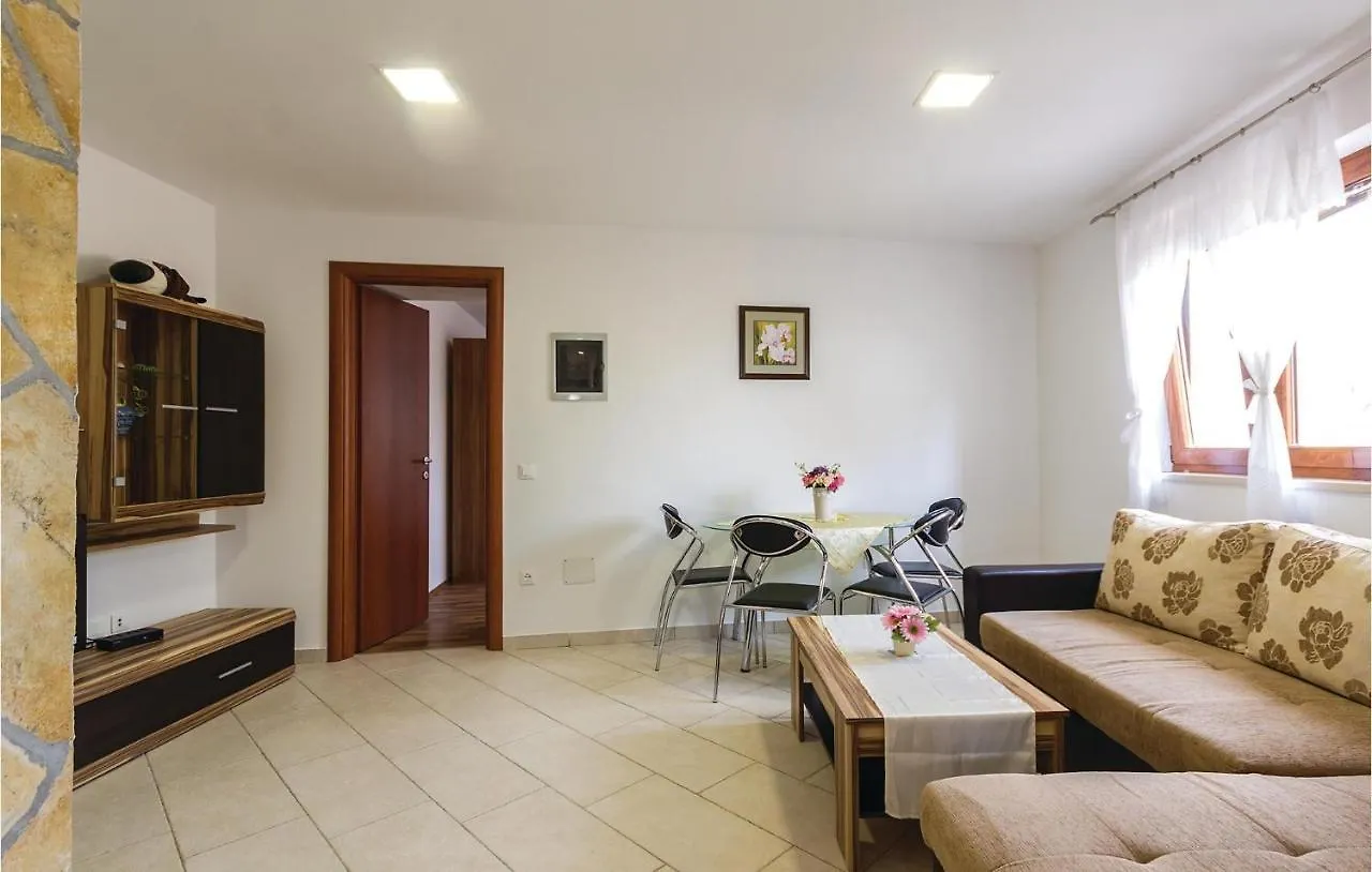 Nice Apartment In Orbanici With Wifi
