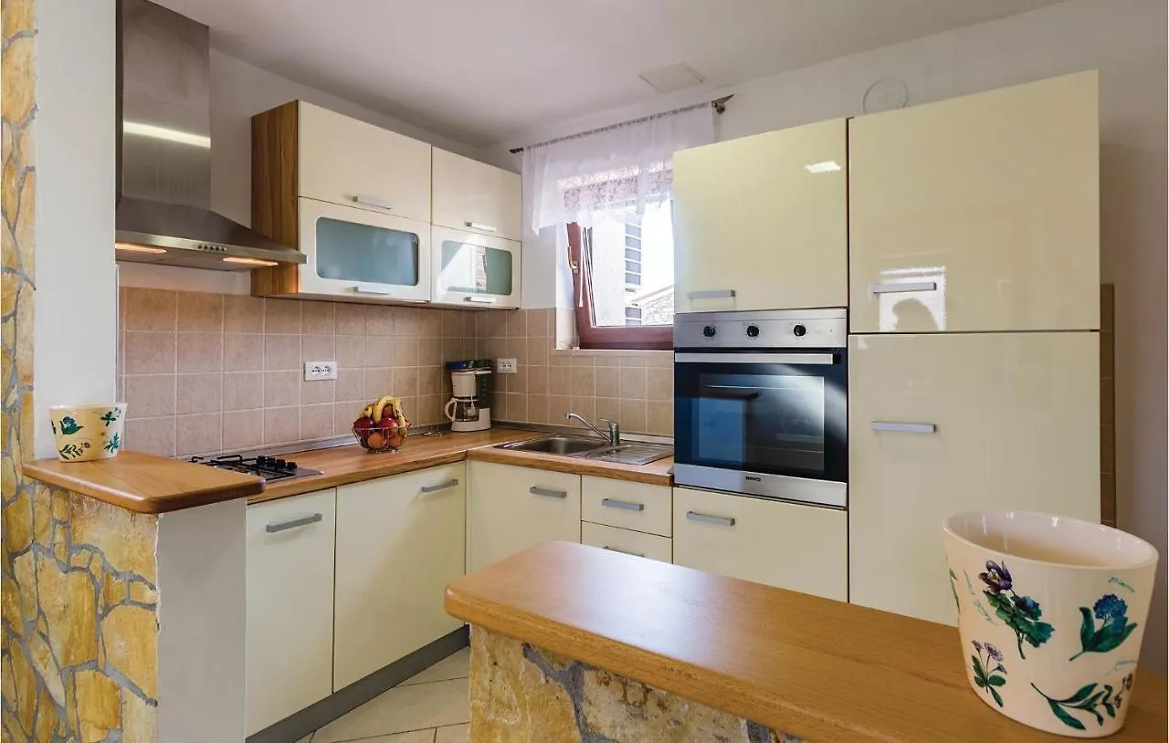 Nice Apartment In Orbanici With Wifi
